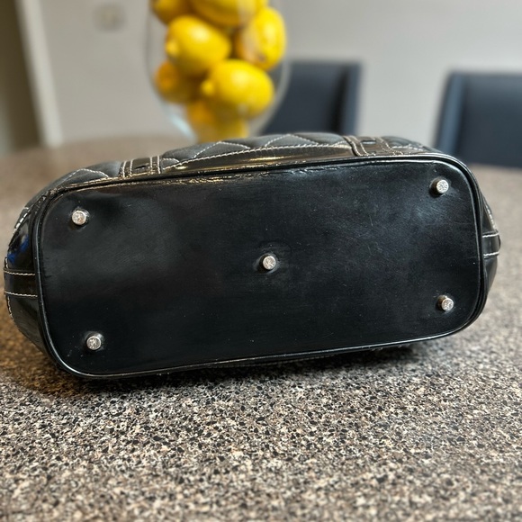 Burberry Patent Eastmore Landscape Tote - Picture 7 of 8